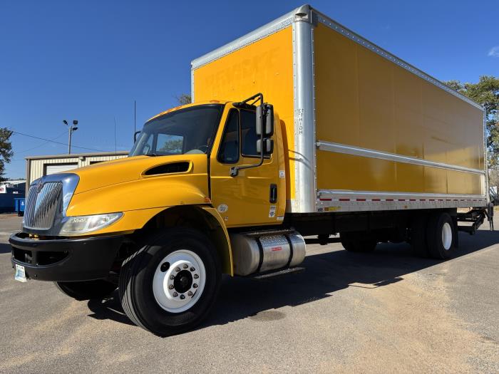 2019 International MV607 DuraStar 4300 photo 3