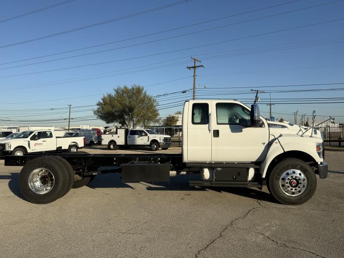 2023 Ford F-750-6