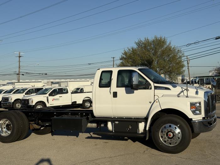 2023 Ford F-750-7