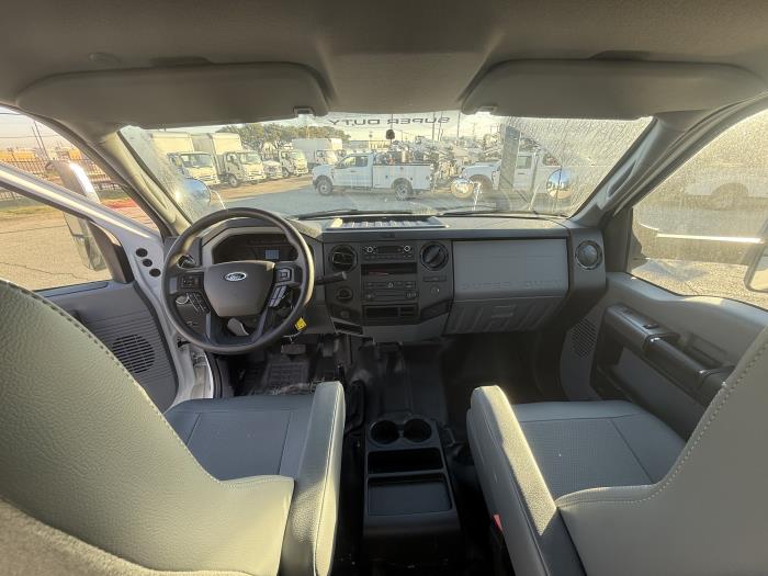 2023 Ford F-750-11
