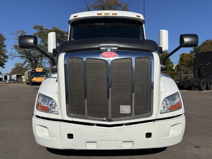 2022 Peterbilt 579-1
