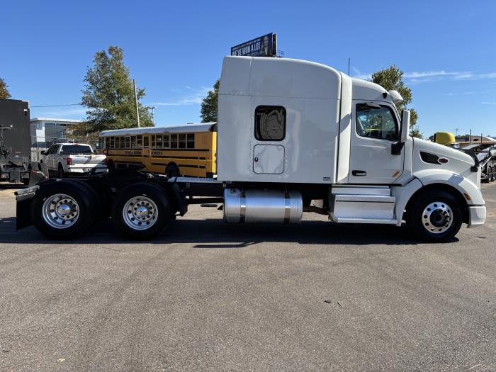 2022 Peterbilt 579-7