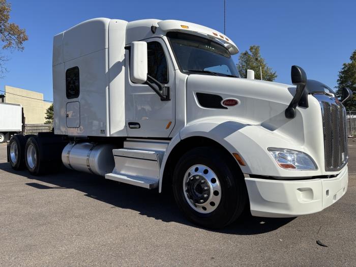 2022 Peterbilt 579-8