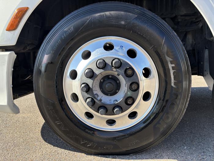 2022 Peterbilt 579-9