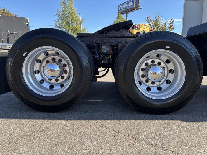 2022 Peterbilt 579-13