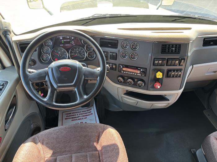 2022 Peterbilt 579-19