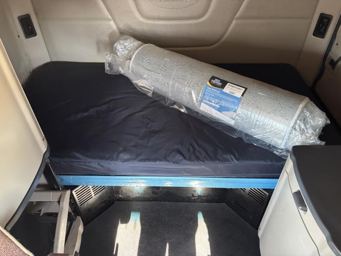 2022 Peterbilt 579-24