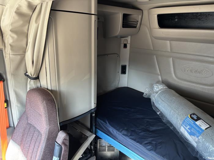 2022 Peterbilt 579-26