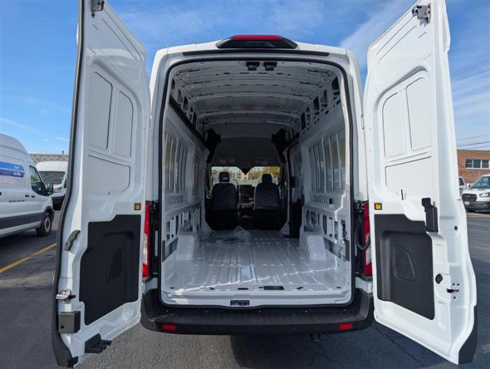 2026 Ford Transit-350-5