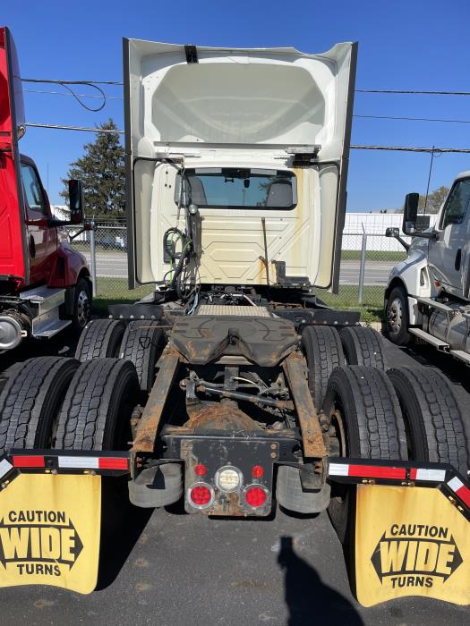 2021 International LT625 LT photo 4