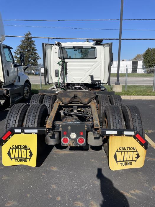 2022 International LT625-4