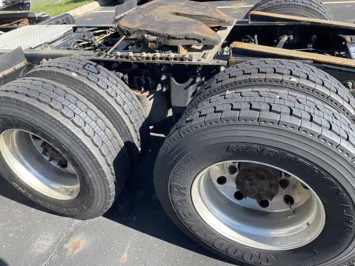 2022 International LT625-5