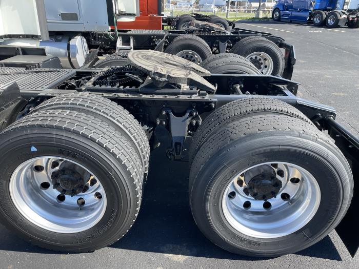 2021 International LT625-4