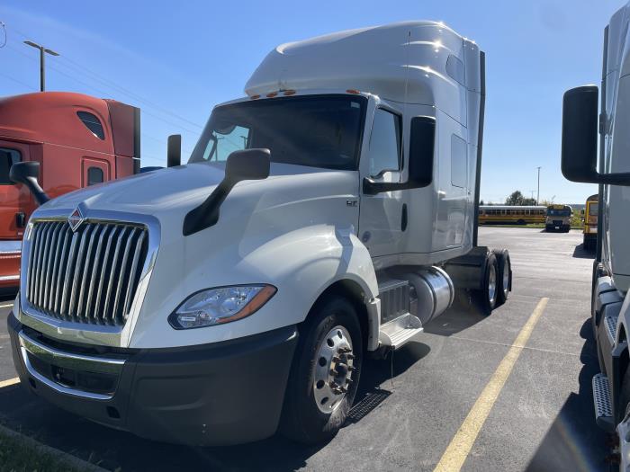 2021 International LT625 LT photo 2