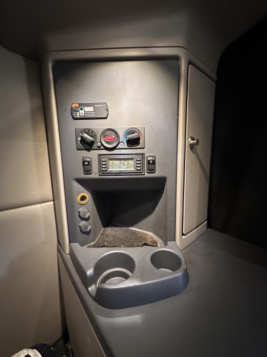 2022 Peterbilt 579-7