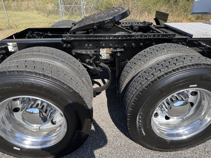 2022 Peterbilt 579-11