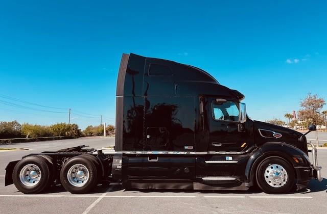 2021 Peterbilt 579-4