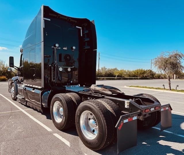 2021 Peterbilt 579-7