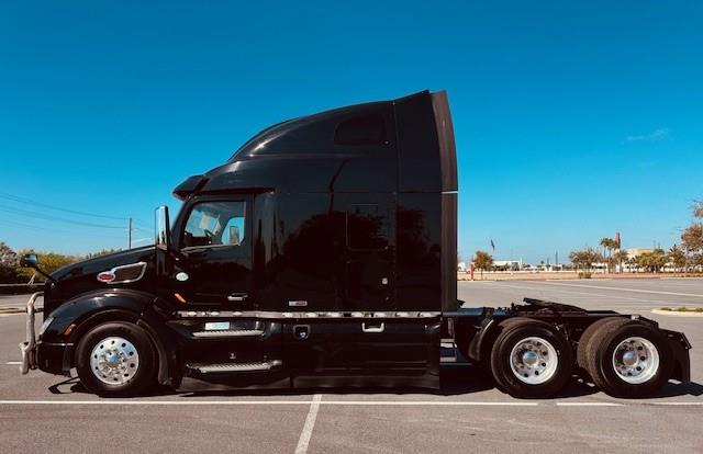2021 Peterbilt 579-8