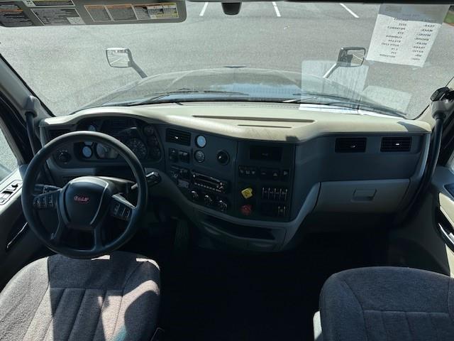 2021 Peterbilt 579-12