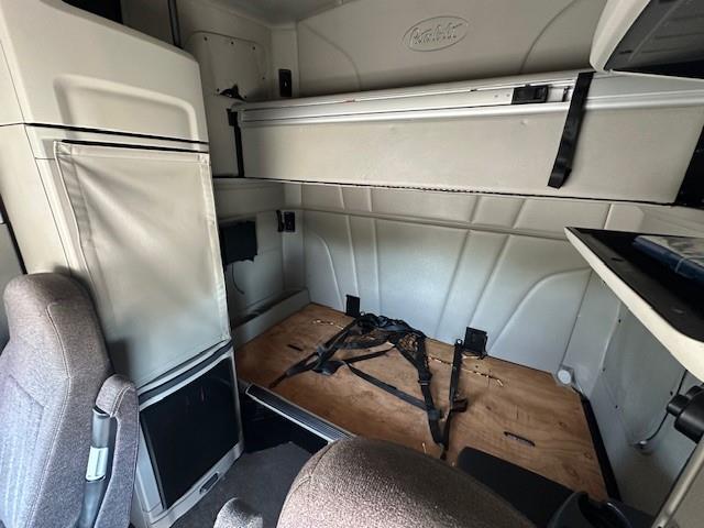 2021 Peterbilt 579-13