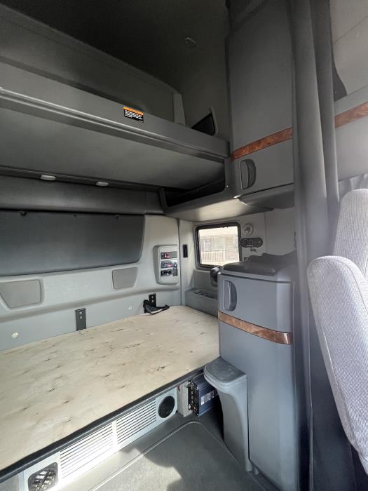 2021 International LT625-13