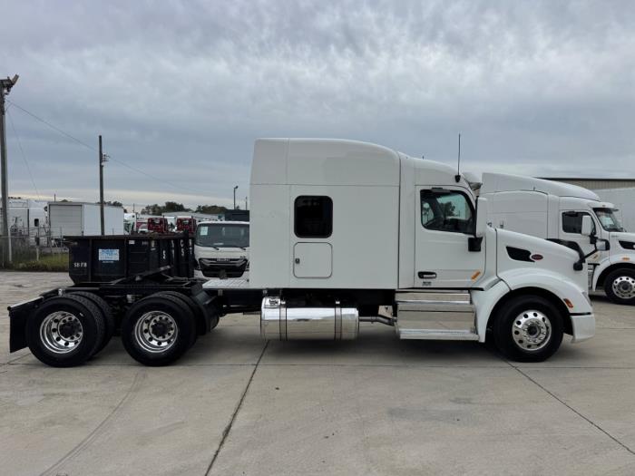 2022 Peterbilt 579-4