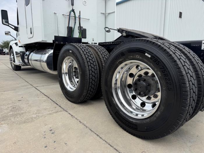 2022 Peterbilt 579-19