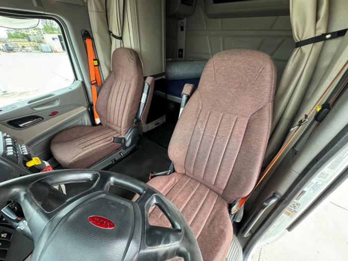 2022 Peterbilt 579-22
