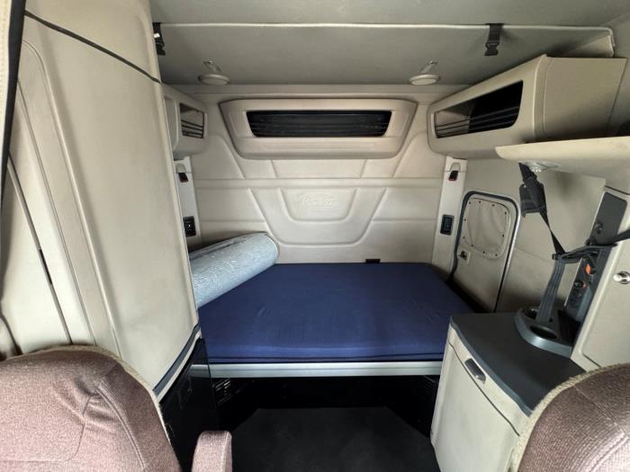 2022 Peterbilt 579-25