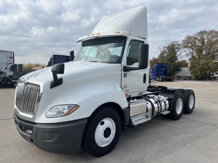 2019 International LT625 LT photo 2