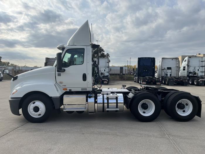 2019 International LT625 LT photo 3