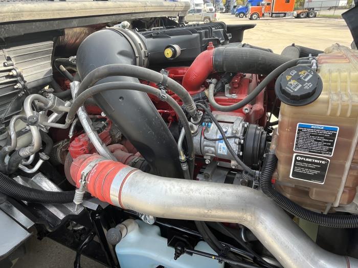 2021 International LT625-8