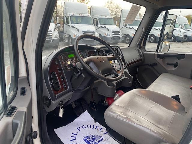 2019 Freightliner Business Class M2 106-17