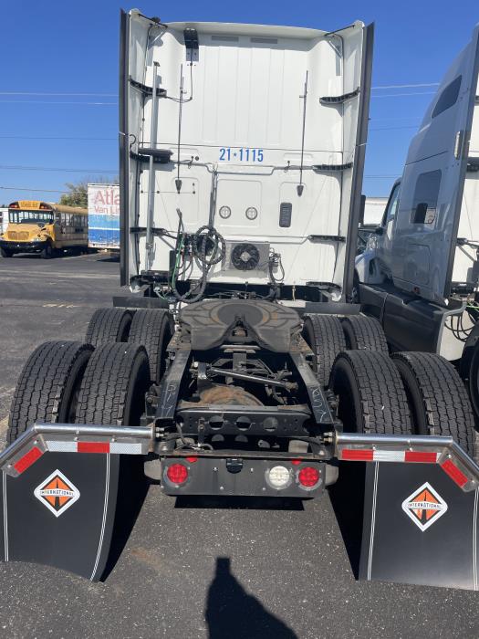 2021 International LT625 LT photo 4