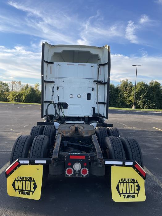 2022 International LT625-4