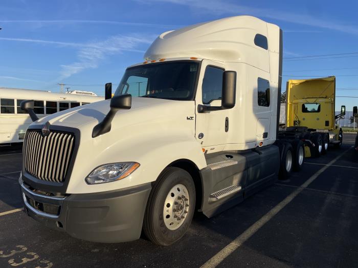 2022 International LT625-2