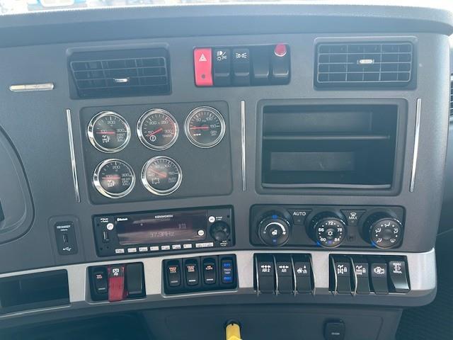 2023 Kenworth T880-3