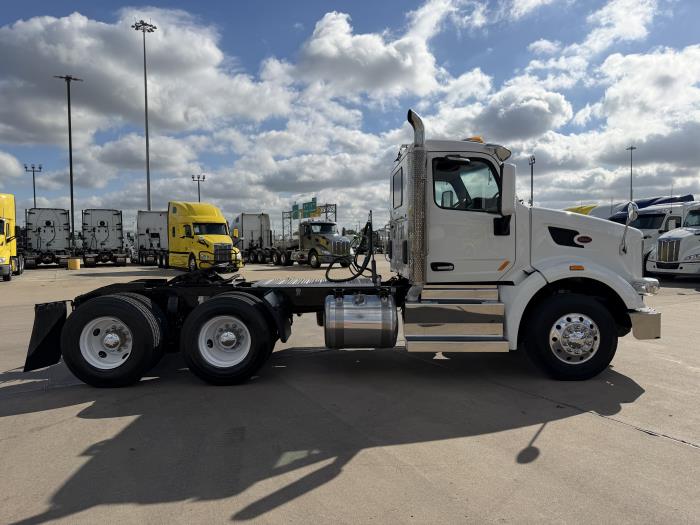 2020 Peterbilt 567-6