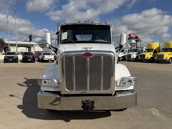 2020 Peterbilt 567-8