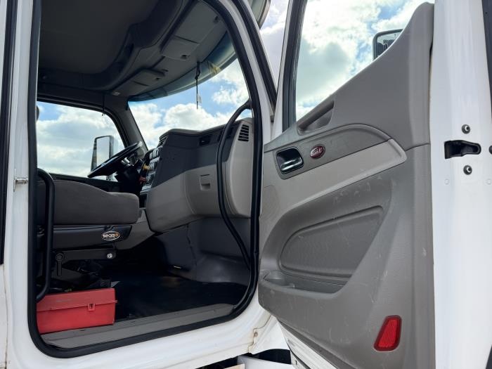 2020 Peterbilt 567-20