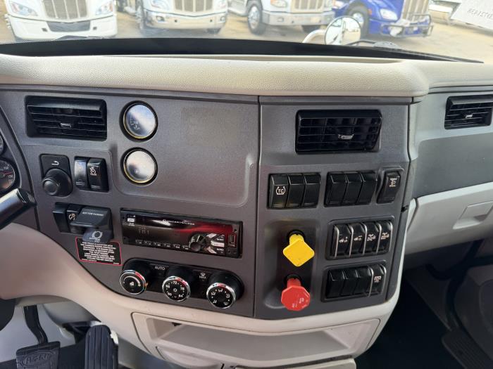 2020 Peterbilt 567-27