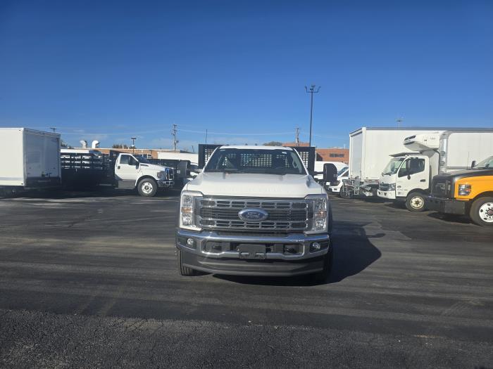2026 Ford F-550-2