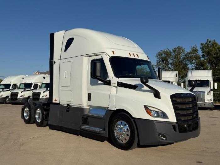 2022 Freightliner Cascadia-2