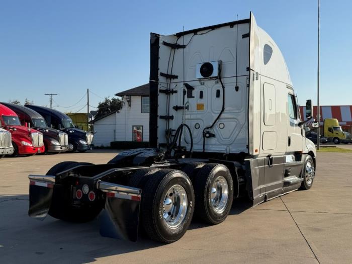 2022 Freightliner Cascadia-4