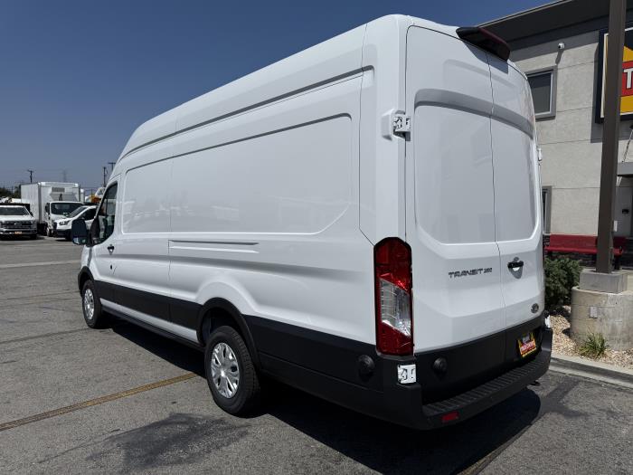2026 Ford Transit-350-2