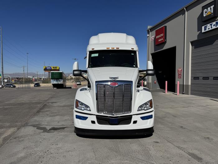 2026 Peterbilt 579-2