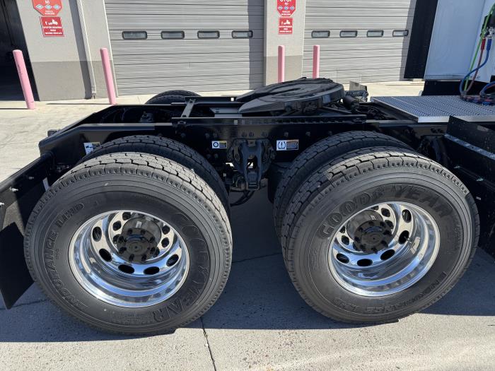 2026 Peterbilt 579-12