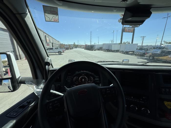 2026 Peterbilt 579-18