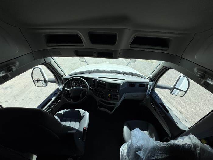 2026 Peterbilt 579-27